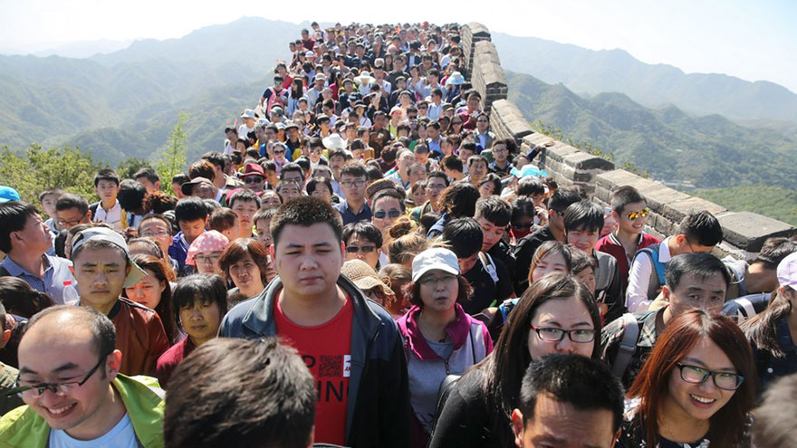 Travel Expectations Vs Reality 20 Pics Visiting The Great Wall Of China 1