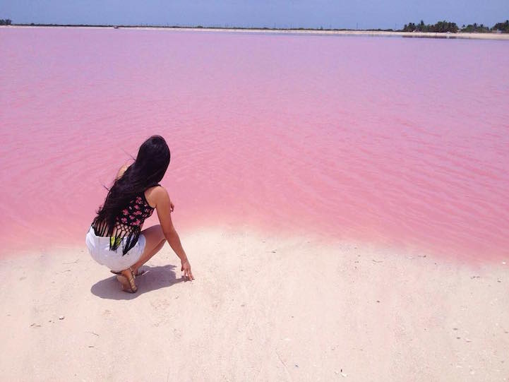 one-of-the-most-instagram-worthy-places-naturally-pink-lagoon-in-mexico