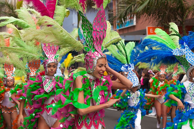 Childern carnival parade dancing group 2015