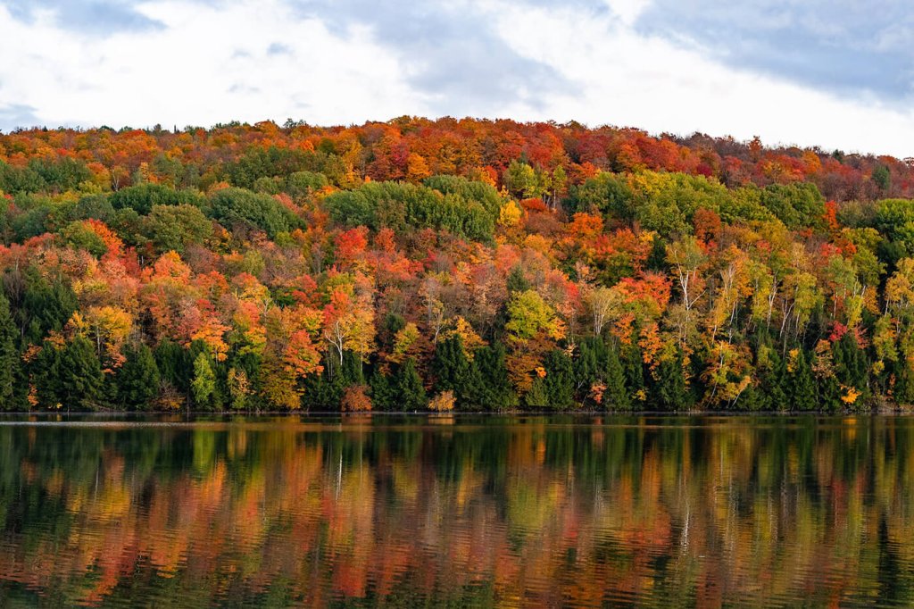 best spots in us autumn colors stowe vermont