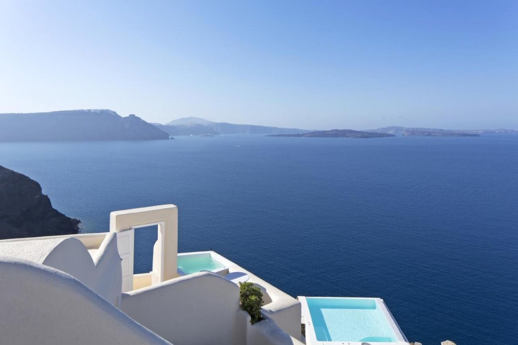 Best hotels in Santorini
