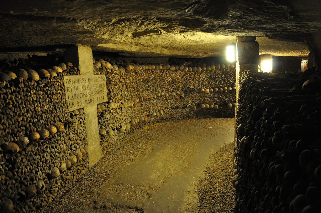 Guide to the Paris catacombs