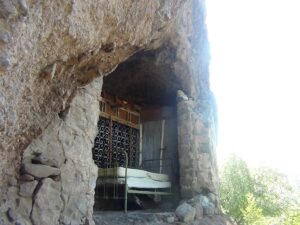 Cave house Old Goris2