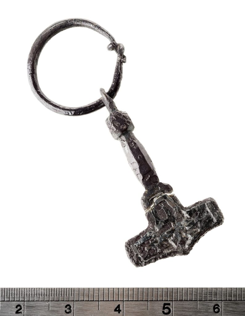 Mjollnir pendant from Birka grave